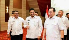 Gubernur Sumatera Utara Muhammad Bobby Afif Nasution dan Danantaradi Kantor Kementerian Koordinator Bidang Pangan, Jalan Imam Bonjol, Jakarta, Senin, 11 Mei 2026. 