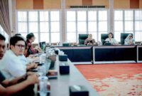 Ketua Dewan Kerajinan Nasional Daerah (Dekranasda) Sumut Kahiyang Ayu  bersama Wakil Ketua Titiek Sugiharti memimpin Rapat Persiapan BTN Indonesia Fashion Week (IFW) 2026, di Aula Tengku Rizal Nurdin, Jalan Sudirman Medan, Senin (25/5/2026).