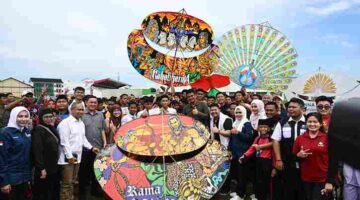 Gubernur Sumatera Utara (Sumut) Muhammad Bobby Afif Nasution membuka Festival Layang-Layang Piala Gubernur Sumut, yang diselenggarakan oleh Komite Olahraga Masyarakat Indonesia (KORMI) Sumut, di Sirkuit Dinas Kepemudaan dan Keolahragaan Sumut, Sabtu (9/5/2026). 