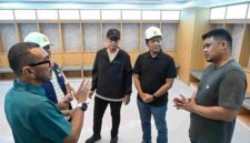 Gubernur Sumut Bobby Nasution meninjau proses rehabilitasi dan renovasi Stadion Teladan Medan, Sabtu (30/5/2026). 