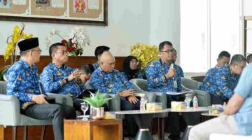Pemerintah Provinsi Sumatera Utara (Sumut) melalui Dinas Pertanian dan Ketahanan Pangan  Provinsi Sumut melakukan Konferensi Pers terkait ketersediaan bahan pokok. Kegiatan yang difasilitasi Dinas Kominfo Sumut ini berlangsung di Lobby Dekranasda Lantai 1 Kantor Gubernur Sumut Jalan Diponengoro Kota Medan, Rabu (20/5/2026).