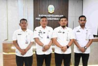 Plt Kepala Badan Kepegawaian Pemerintahan Provinsi Sumatera Utara (Sumut) Chusnul Fanany Sitorus bersama Kepala Dinas Kominfo Sumut Erwin Hotmansah Harahap, saat memberi keterangan terkait kekeliruan informasi tentang pembukaan 9.759 formasi CPNS pada tahun 2026 oleh Pemprov Sumut, di Kantor Bapeg Sumut, Jalan Tengku Daud, Medan, Rabu (6/5/2026).