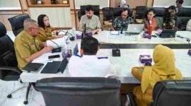 Pj. Sekdaprov Sumut, Sulaiman Harahap memimpin Rapat Persiapan Pelaksanaan Kegiatan Pekan Raya Sumatera Utara (PRSU) ke 50 di Ruang Rapat 1, lantai 2 Kantor Gubernur Sumut, Jalan Diponegoro No. 30, Medan, Senin (25/5/2026).