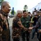Wakil Gubernur Sumatera Utara (Sumut)  Surya didampingi Penjabat Sekretaris Daerah Provinsi (Sekdaprov)  Sumut Sulaiman Harahap, menghadiri Festival Kesenian Sumatera Utara bertema Harmoni Kolaborasi Seni, Satu Panggung Seribu Warna di halaman Plaza Medan Fair, Jalan Gatot Subroto, Medan, Jumat (8/5/2026).