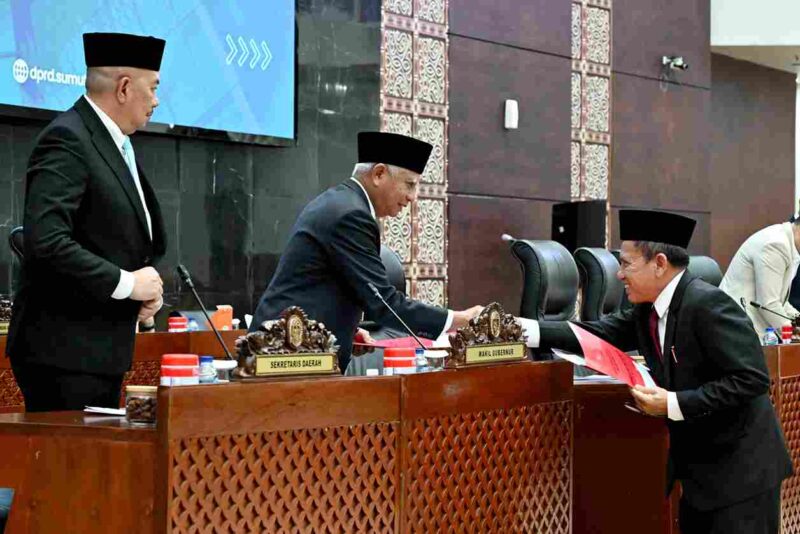Penyampaian Keputusan DPRD Sumut terkait rekomendasi terhadap LKPj Gubernur Sumut Tahun Anggaran 2025 yang berlangsung di Gedung DPRD Sumut, Jalan Imam Bonjol, Medan, Senin, 11 Mei 2026.