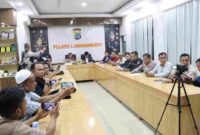Kepolisian Resor Labuhanbatu menggelar konferensi pers berlangsung pada Jumat (1/5/2026) di Aula Tunggal Panaluan Mapolres Labuhanbatu.