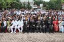 Upacara peringatan Hari Pendidikan Nasional (Hardiknas) 2026 yang berlangsung pada Sabtu (2/5/2026) di UPTD SMP Negeri 1 Pematangsiantar, Jalan Merdeka, Kelurahan Pardomuan, Kecamatan Siantar Timur.