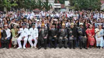 Upacara peringatan Hari Pendidikan Nasional (Hardiknas) 2026 yang berlangsung pada Sabtu (2/5/2026) di UPTD SMP Negeri 1 Pematangsiantar, Jalan Merdeka, Kelurahan Pardomuan, Kecamatan Siantar Timur.