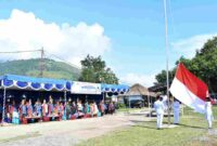 Upacara peringatan Hari Pendidikan Nasional (Hardiknas) 2026 yang berlangsung pada Jumat (2/5/2026) di Tanah Lapang Pangururan, Kabupaten Samosir.