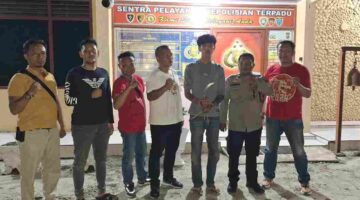 seorang pria yang diduga sebagai pelaku penganiayaan menggunakan senjata tajam jenis arit akhirnya ditangkap.