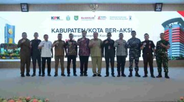 Foto bersama usai bimbingan teknis (bimtek) calon kabupaten/kota percontohan anti korupsi yang digelar di Aula Melati, Kantor Bupati Asahan, Selasa (5 Mei 2026).