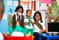 Ketua TP PKK Liswati Wesly Silalahi tinjau PAUD di Siantar Marihat.