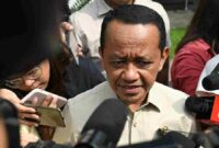 Menteri Energi dan Sumber Daya Mineral (ESDM) Bahlil Lahadalia memberikan keterangan pers kepada awak media di kompleks Istana Kepresidenan Jakarta pada Selasa, 5 Mei 2026. 