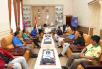 pertemuan antara Wali Kota Wesly Silalahi dan pengurus Komite Nasional Pemuda Indonesia (KNPI) Kota Pematangsiantar, di ruang kerja wali kota, Rabu (6 Mei 2026).