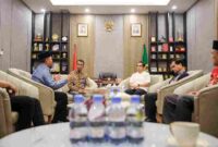 Wali Kota Medan, Rico Tri Putra Bayu Waas, menerima audiensi Ukhuwah Badan Kemakmuran Masjid (UBKM) Medan Utara selaku panitia pelaksana Festival Budaya Islam di Rumah Dinas Wali Kota Medan, Jalan Sudirman, Jumat (8/5/2026).