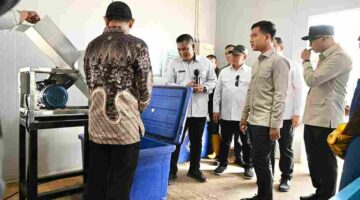 Wakil Presiden Gibran Rakabuming Raka meninjau KNMP Desa Margasari di Kecamatan Labuhan Maringgai, Kabupaten Lampung Timur, Jumat (8/5/2026),