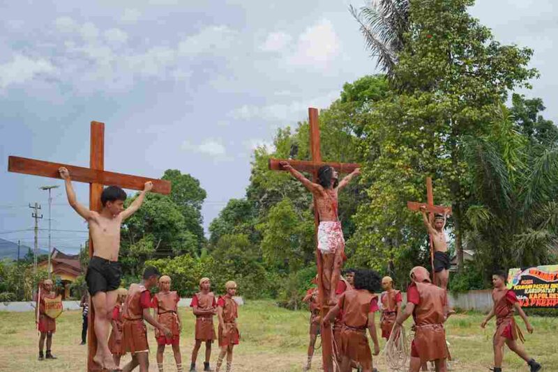 Salah satu prosesi dalam Paskah Oikumene 2026 Kabupaten Toba.