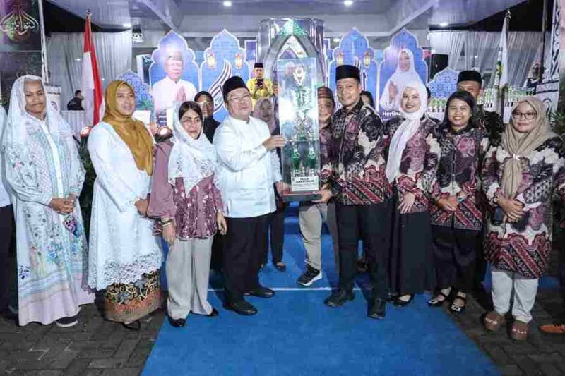 Wali Kota Pematangsiantar Wesly Silalahi menutup MTQN ke-58. Kecamatan Siantar Martoba keluar sebagai juara umum.