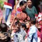 Masyarakat Miangas, Kabupaten Kepulauan Talaud, Provinsi Sulawesi Utara, menyambut kedatangan Presiden Prabowo Subianto pada Sabtu, 9 Mei 2026. Foto: BPMI Setpres