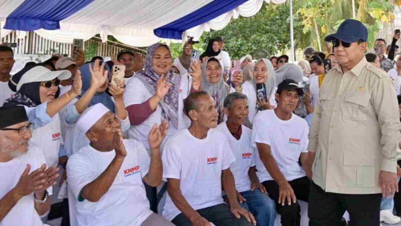 Presiden Prabowo Subianto meninjau langsung Kampung Nelayan Merah Putih (KNMP) di Kelurahan Leato Selatan, Kota Gorontalo, pada Sabtu, 9 Mei 2026. Foto: BPMI Setpres