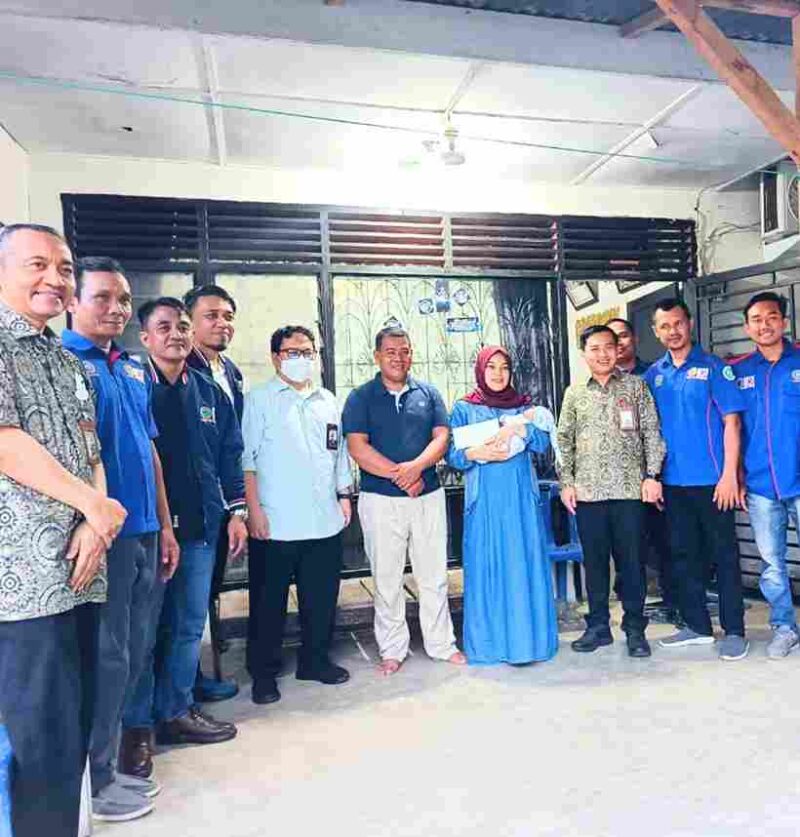 Dewas BPJS Kesehatan Afif Johan bersilaturahmi dengan pengurus PUK SPKEP SPSI PT Sri Pamela di Tebing Tinggi, Sumatera Utara.