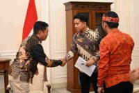 Wapres Gibran menerima Prajaniti Hindu Indonesia.