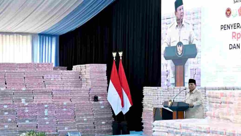Presiden Prabowo Subianto memberikan sambutan dalam acara yang digelar di kompleks Kejaksaan Agung Republik Indonesia, Jakarta, pada Rabu, 13 Mei 2026. 