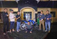 Polres Aceh Tamiang menangkap seorang terduga pelaku penjambretan di Kecamatan Rantau dan mengamankan sejumlah barang bukti.