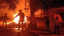 Polda Sumut bersama Polres Labuhanbatu membongkar dan membakar barak diduga tempat penyalahgunaan narkoba di Aek Kanopan Timur.