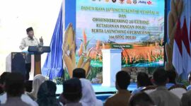 Presiden Prabowo saat menghadiri groundbreaking pembangunan 10 Gudang Ketahanan Pangan Polri serta peluncuran operasional 166 Satuan Pelayanan Pemenuhan Gizi (SPPG) Polri Tahun 2026 di Kabupaten Tuban, Jawa Timur, Sabtu, 16 Mei 2026.