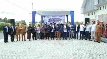Wali Kota Pematangsiantar, Wesly Silalahi, yang diwakili Asisten Administrasi Umum Setdako Pematangsiantar, Dedy Tunasto Setiawan, S.H., M.H., saat menghadiri akad massal Kredit Pemilikan Rumah (KPR) subsidi Perumahan Manutur Indah Simarimbun di Jalan Pematangsiantar–Sidamanik, Kecamatan Siantar Marimbun, Senin, 18 Mei 2026.
