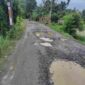 Kondisi Jalan Sibatu-batu di Kelurahan Tengkoh, Kecamatan Panombean Panei, Kabupaten Simalungun.