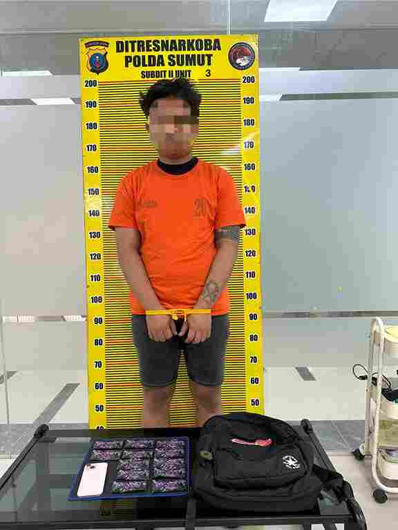 Polda Sumut mengungkap dugaan peredaran vape liquid mengandung Etomidate di Medan dan mengamankan seorang mahasiswa beserta barang bukti.