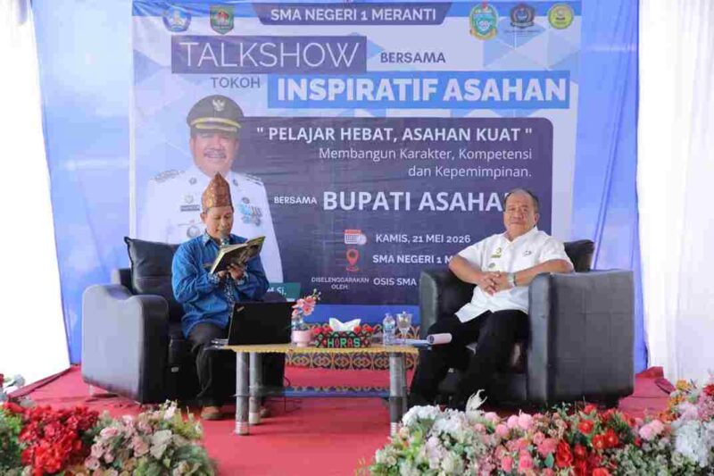 Bupati Asahan Taufik Zainal Abidin memberikan motivasi pendidikan dan karakter kepada pelajar SMAN 1 Meranti melalui talkshow inspiratif.