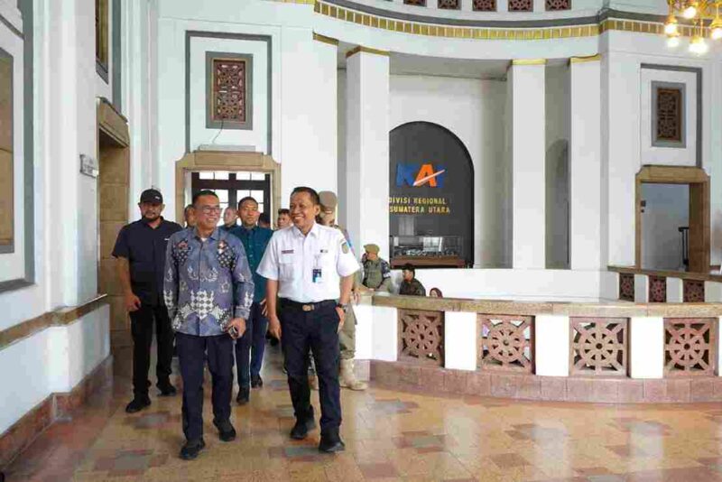 Pemko Medan bersama PT KAI mulai membenahi kawasan Belawan dengan fokus penataan rel kereta api dan perbaikan drainase.