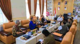 Wali Kota Wesly Silalahi bersama Rektor Universitas Advent Surya Nusantara melaksanakan penandatanganan perjanjian kerja sama (MoU) Tri Dharma Perguruan Tinggi.
