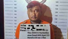 Tim gabungan Polres Labuhanbatu dan Intel Kodim 0209 menangkap kurir sabu antar provinsi dengan barang bukti 1 kilogram sabu.