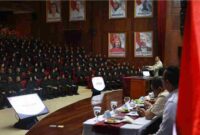 Presiden Prabowo Subianto memberikan taklimat kepada para peserta Presidential Future Leaders Program (PFLP) 2026 di Hambalang, Kabupaten Bogor, Jawa Barat, pada Minggu, 24 Mei 2026. 
