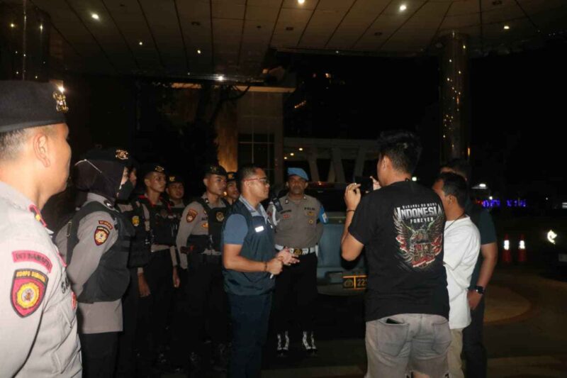 Polda Sumut menggelar razia di Capital Building Medan.