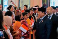 Kedatangan Presiden Prabowo di Prancis pada Selasa, 26 Mei 2026, disambut penuh haru dan bangga oleh warga negara Indonesia yang berada di Paris.