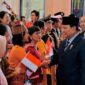 Kedatangan Presiden Prabowo di Prancis pada Selasa, 26 Mei 2026, disambut penuh haru dan bangga oleh warga negara Indonesia yang berada di Paris.