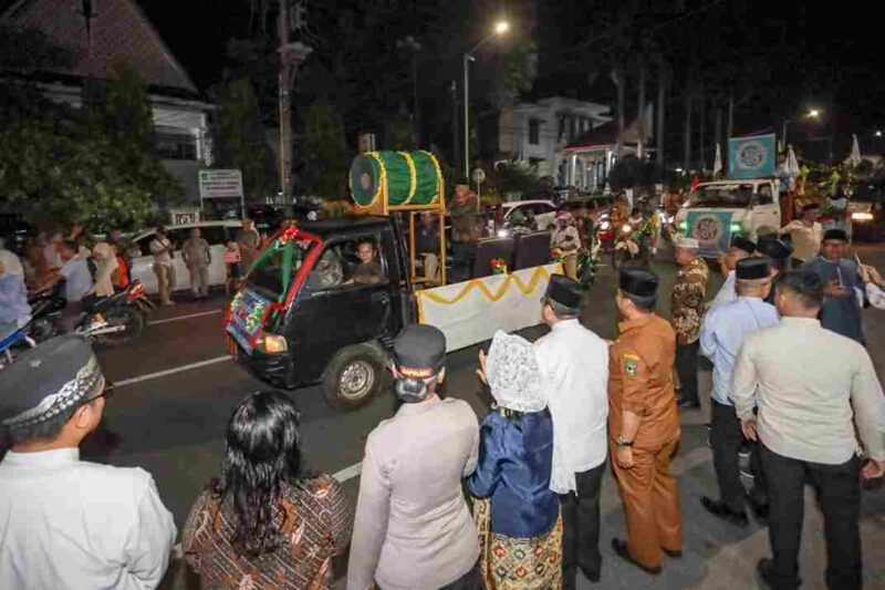 Ribuan warga mengikuti Pawai Takbir Iduladha 1447 H di Pematangsiantar yang dilepas langsung Wali Kota Wesly Silalahi.