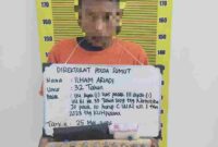 Polda Sumut menangkap pria diduga pengedar ganja di Medan Denai dengan 27 paket ganja siap edar hasil laporan masyarakat.