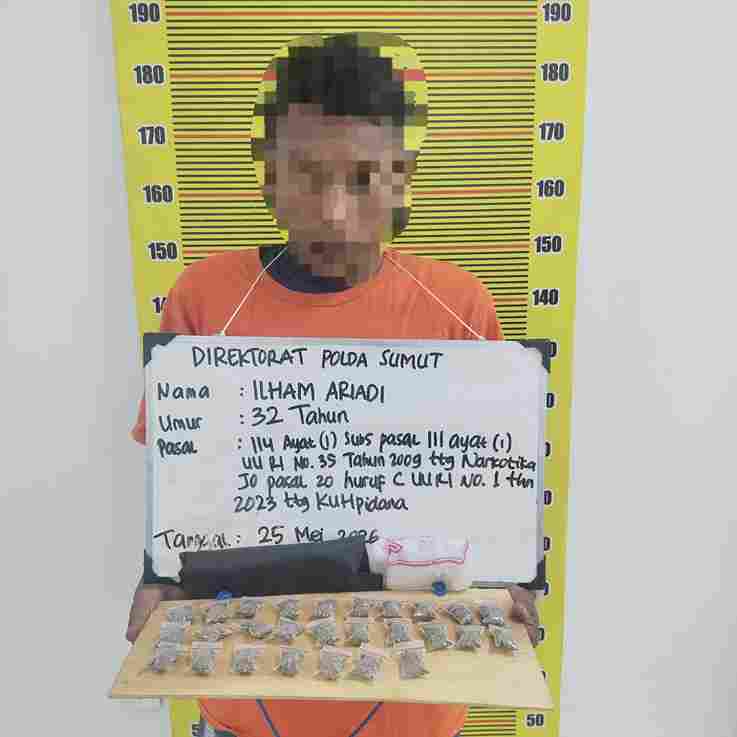 Polda Sumut menangkap pria diduga pengedar ganja di Medan Denai dengan 27 paket ganja siap edar hasil laporan masyarakat.
