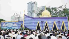 Salat Iduladha bersama ribuan warga di Lapangan Merdeka Medan, Rabu (27/5/2026) pagi.