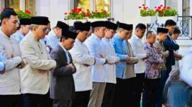 Predien Prabowo Subianto melaksanakan salat sunah Iduladha 1447 Hijriah di Wisma Indonesia, Paris, Prancis, pada Rabu, 27 Mei 2026. 