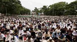 Ribuan warga mengikuti Salat Iduladha 1447 H di Lapangan Adam Malik.