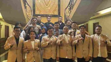 Foto bersama para pengurus DPN PERMAHI.