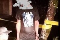 Seorang remaja berinisial AL, ditemukan dengan kondisi tali yang terikat dileher dengan posisi tergantung di pohon.