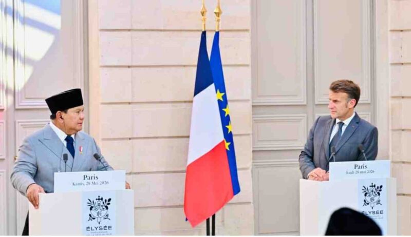 Presiden Republik Indonesia Prabowo Subianto melaksanakan pernyataan pers bersama Presiden Republik Prancis Emmanuel Macron dalam rangkaian kunjungan kenegaraan di Istana Élysée, pada Kamis, 28 Mei 2026.